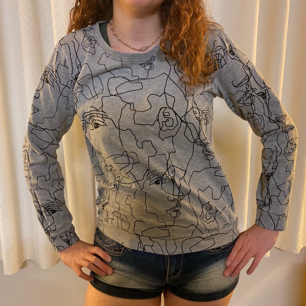 Sweatshirt